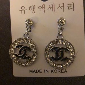 EARRINGS BEAUTIFUL SILVER & BLACK🌹